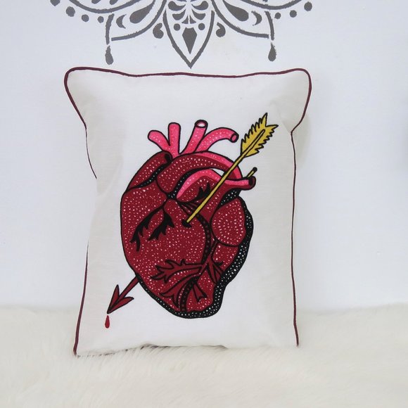no brand Other - Unusual Anatomical Heart & Arrow White Accent Pillow